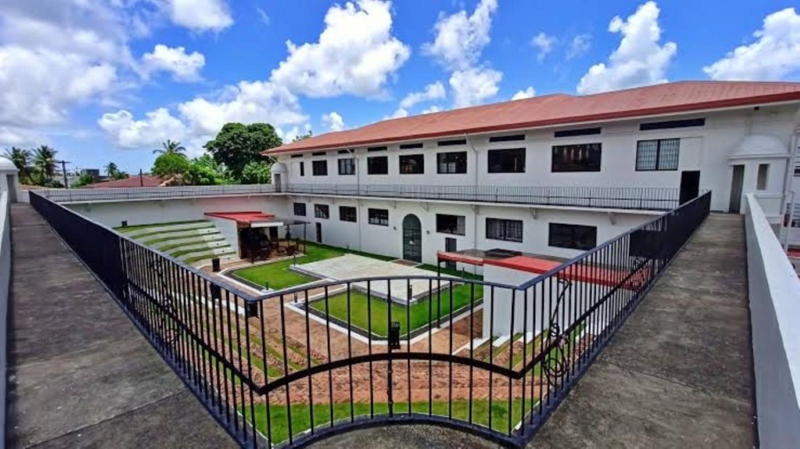 Fernando's Hotel Sorsogon Exterior foto